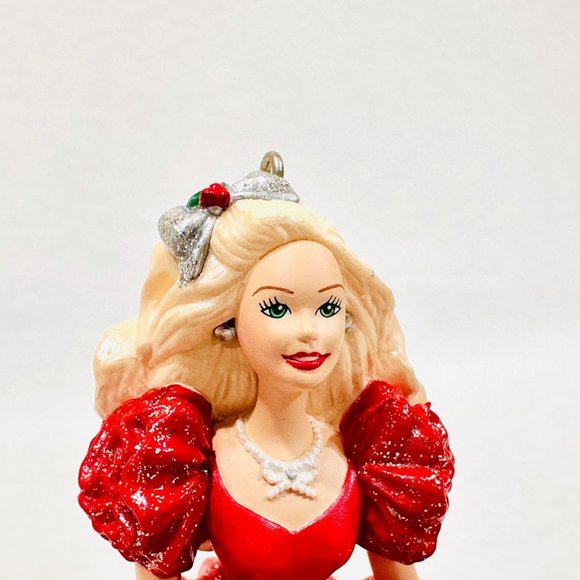 Barbie Vintage 1996 Hallmark/Mattel Holiday or Anytime Figurine or Ornament - Picture 7 of 9